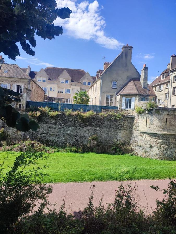 La Chambre Des Remparts 法莱斯 外观 照片