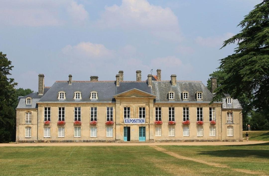 La Chambre Des Remparts 法莱斯 外观 照片