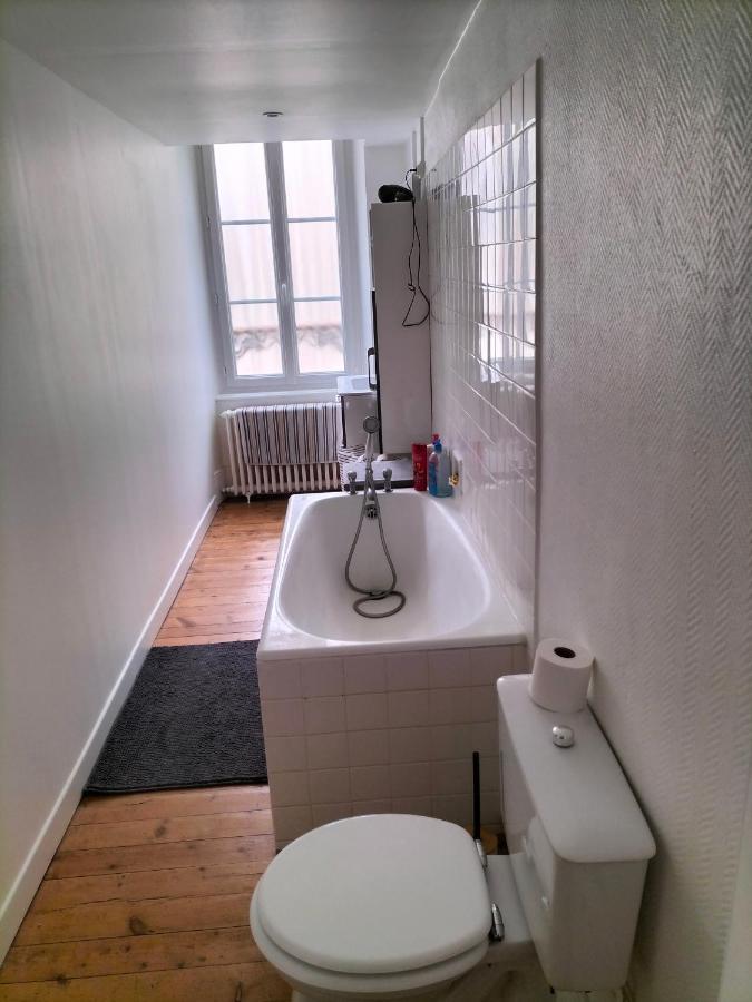 La Chambre Des Remparts 法莱斯 外观 照片