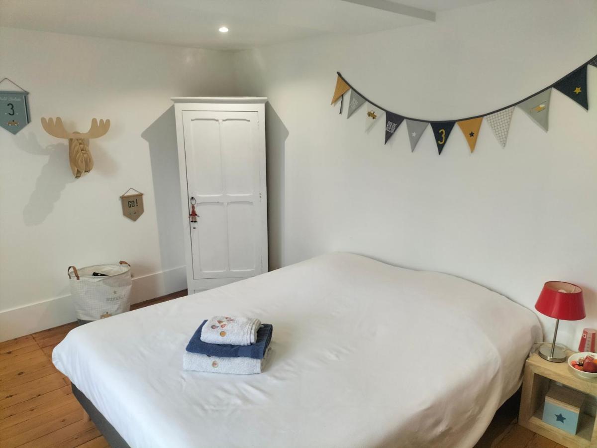 La Chambre Des Remparts 法莱斯 外观 照片