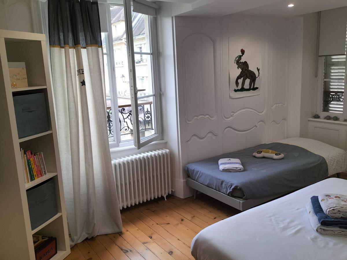 La Chambre Des Remparts 法莱斯 外观 照片